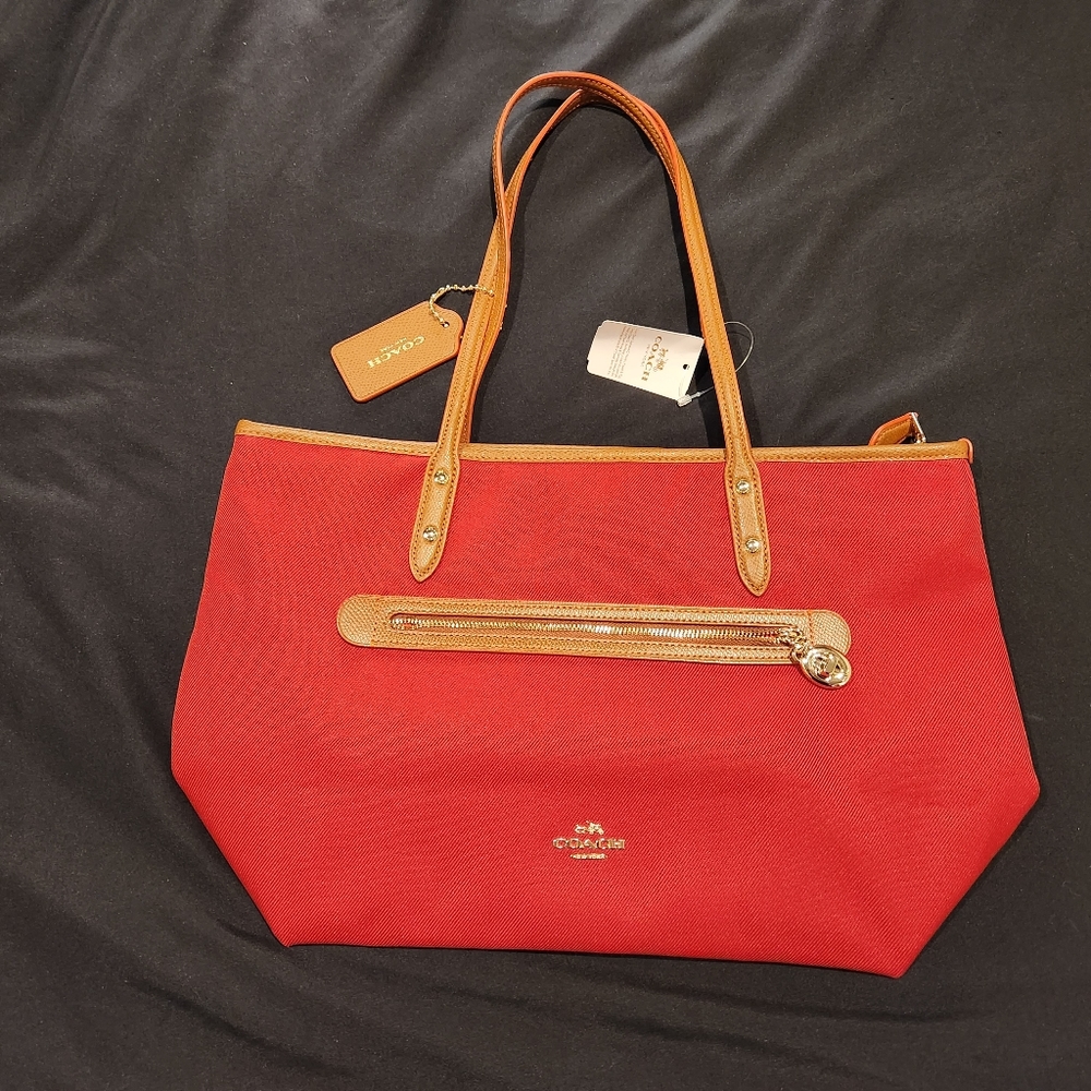 Coach Sawyer Tote F37237